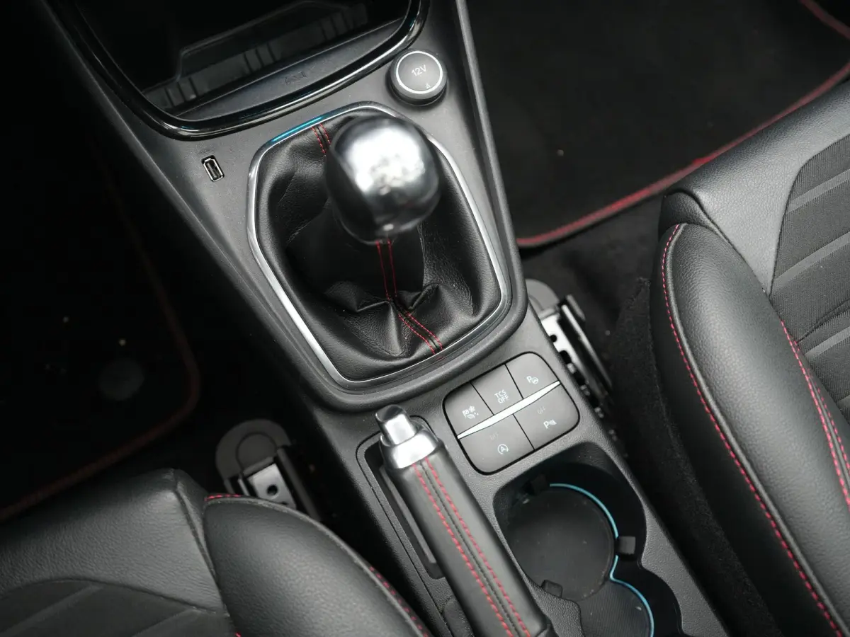 1.0 EcoBoost ST-Line X 155pk Dealer O.H | Panodak | Adaptive Cruise | Bang & Olufsen | Camera | Sportstoelen & Stuur Verwarmd | Apple Carplay | Keyless | Virtual | Navigatie | DAB | 17"L.M |