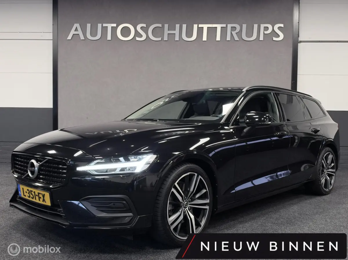2.0 B3 Momentum Advantage ORIGINEEL NL / LEDEREN INTERIEUR / STOEL+STUURVERWARMING