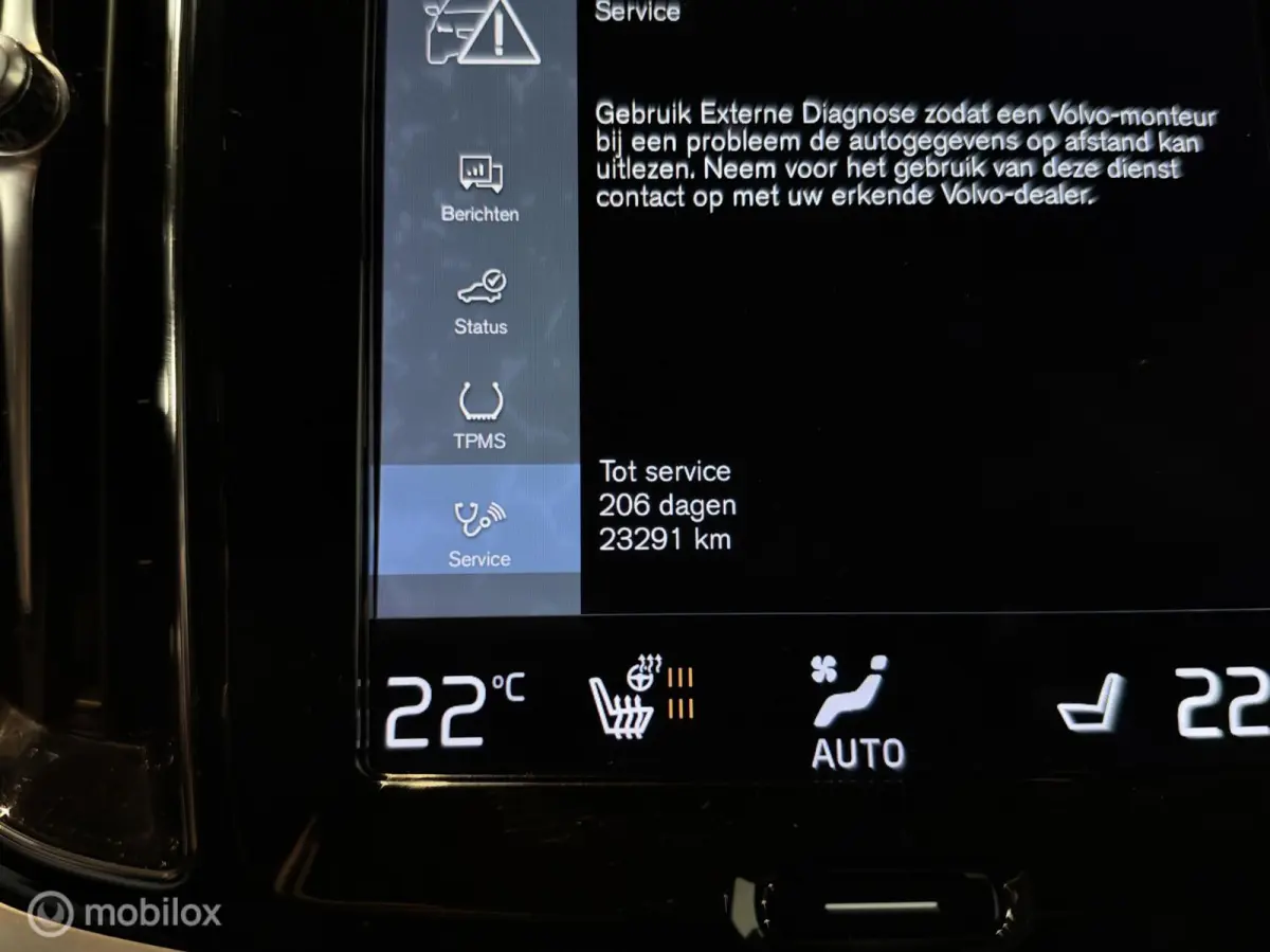 2.0 B3 Momentum Advantage ORIGINEEL NL / LEDEREN INTERIEUR / STOEL+STUURVERWARMING