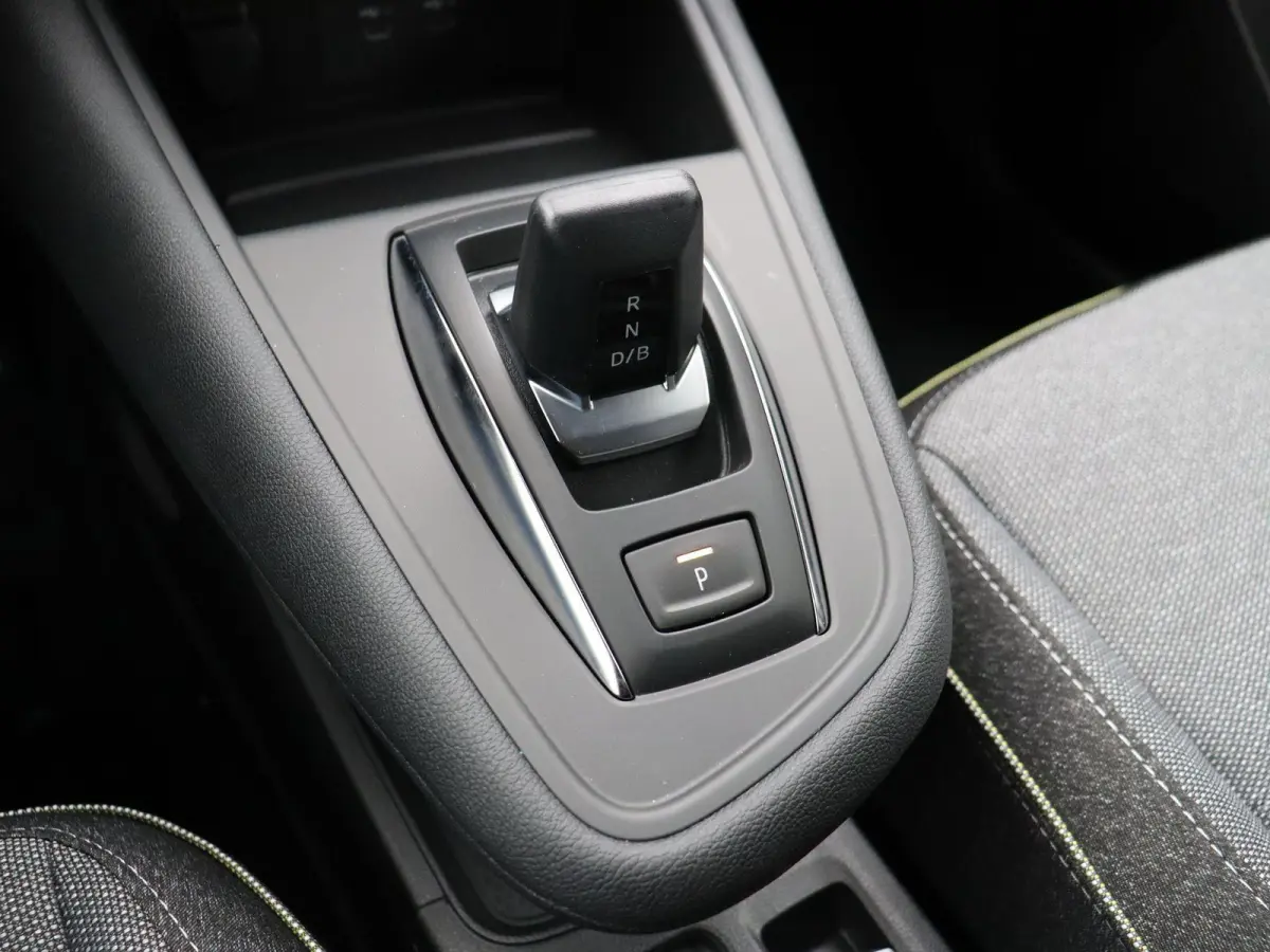 1.8 E-Tech full hybrid 160pk techno | Vijf jaar garantie | Stoel- en stuurwielverwarming | Elek. kofferklep | Active driver assist |