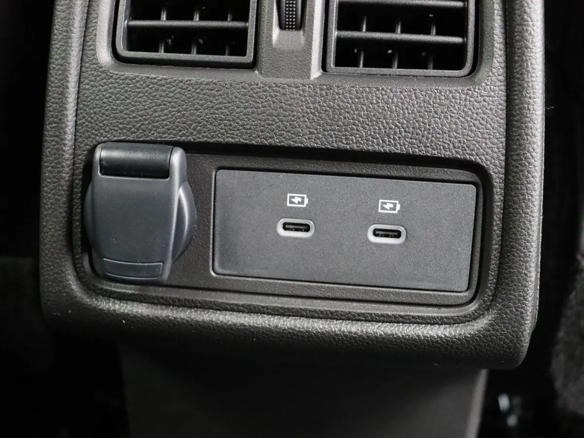 1.8 E-Tech full hybrid 160pk techno | Vijf jaar garantie | Stoel- en stuurwielverwarming | Elek. kofferklep | Active driver assist |