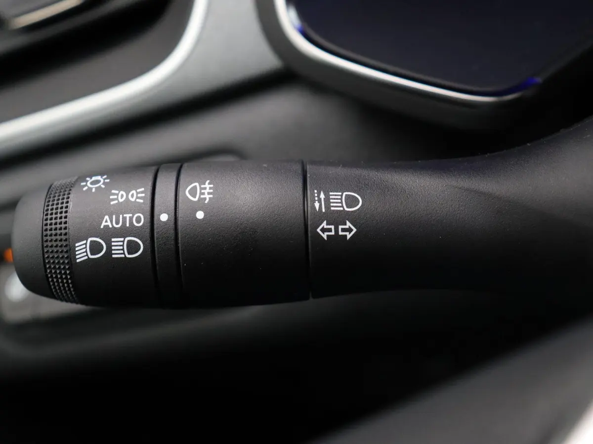 1.8 E-Tech full hybrid 160pk techno | Vijf jaar garantie | Stoel- en stuurwielverwarming | Elek. kofferklep | Active driver assist |