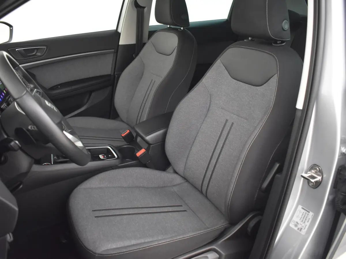 1.5 TSI Style Business Intense 150pk DSG/AUTO | Achterbank in delen neerklapbaar | Achteruitrijcamera | Airconditioning automatisch met 2-zone-temperatuurregeling