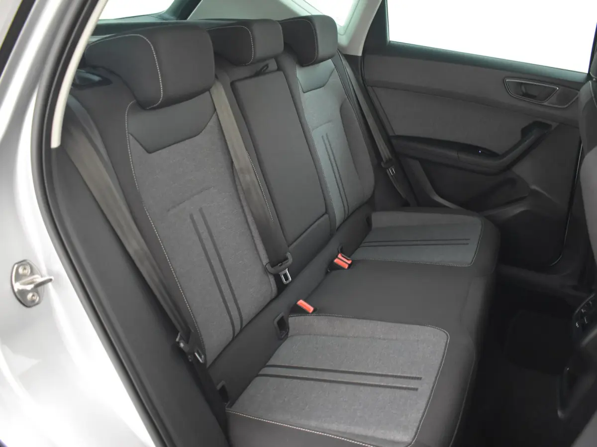 1.5 TSI Style Business Intense 150pk DSG/AUTO | Achterbank in delen neerklapbaar | Achteruitrijcamera | Airconditioning automatisch met 2-zone-temperatuurregeling