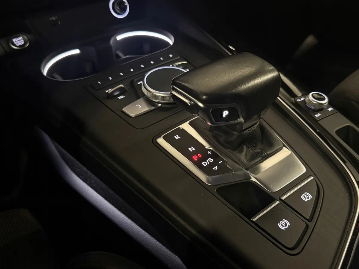 40 TFSI 190 PK S line black edition Headup Trekhaak Camera Keyless