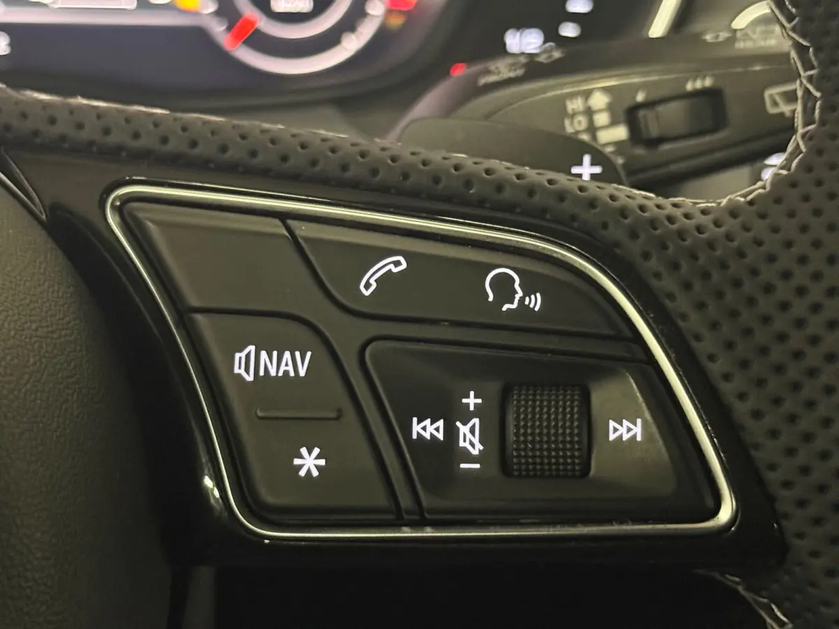 40 TFSI 190 PK S line black edition Headup Trekhaak Camera Keyless
