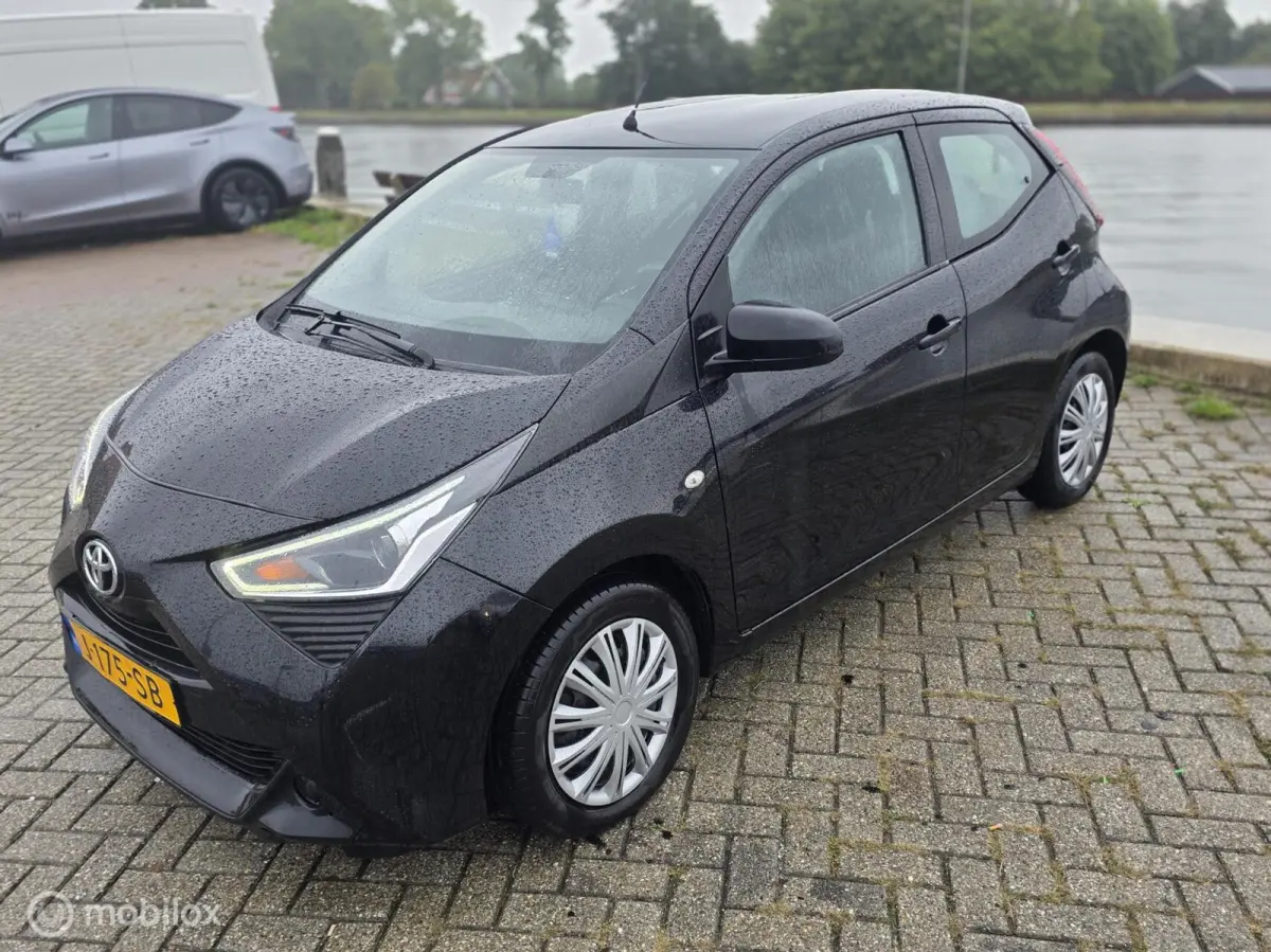 1.0 VVT-i x-fun 2020, 71000 KM NAP, AIRCO NAVI..