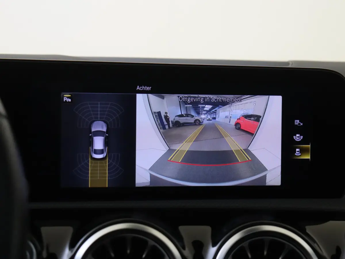 180 AMG Line / Stoelverwarming / Panaromadak / Achteruitcamera / Night-Pakket / Sfeerverlichting /