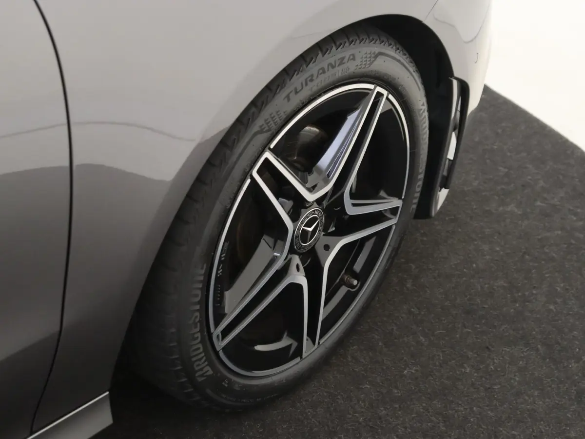 180 AMG Line / Stoelverwarming / Panaromadak / Achteruitcamera / Night-Pakket / Sfeerverlichting /
