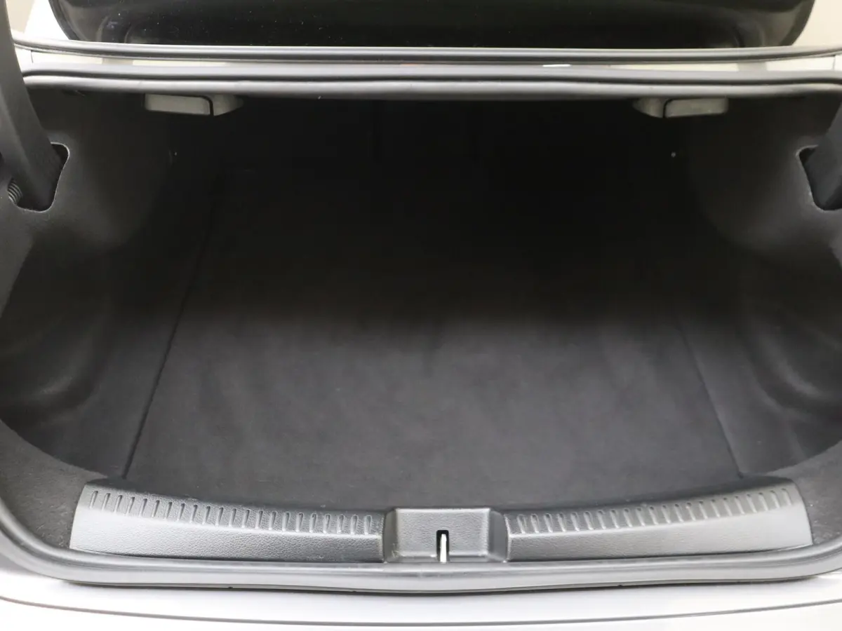 180 AMG Line / Stoelverwarming / Panaromadak / Achteruitcamera / Night-Pakket / Sfeerverlichting /