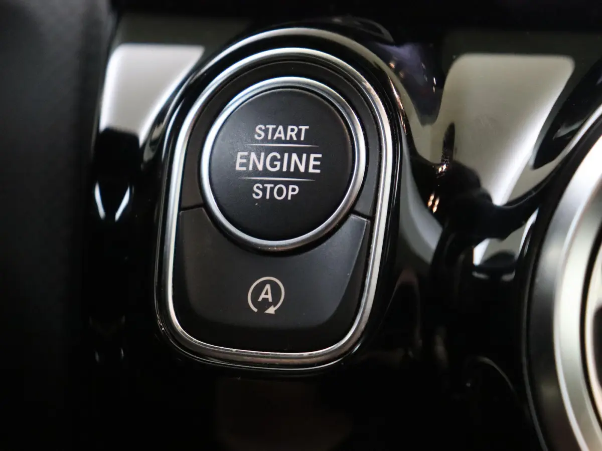 180 AMG Line / Stoelverwarming / Panaromadak / Achteruitcamera / Night-Pakket / Sfeerverlichting /