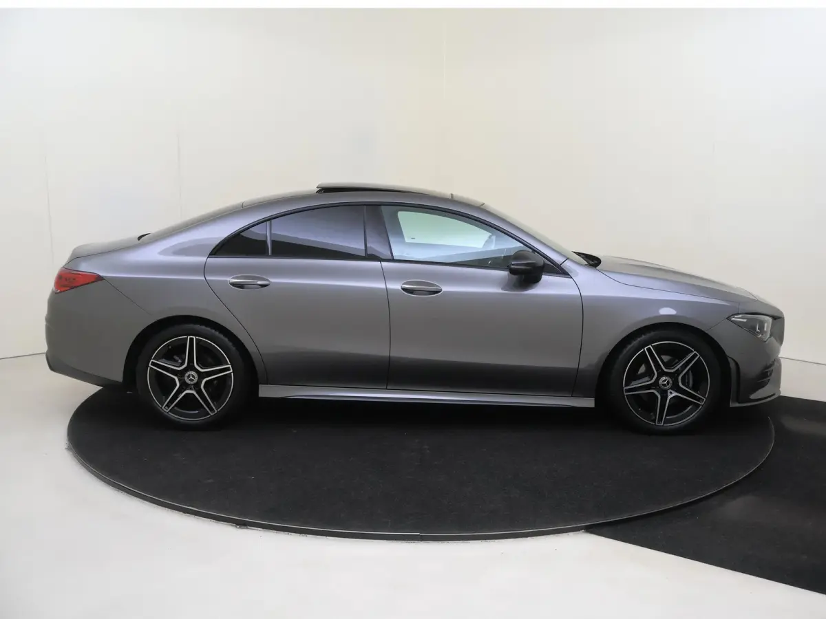 180 AMG Line / Stoelverwarming / Panaromadak / Achteruitcamera / Night-Pakket / Sfeerverlichting /