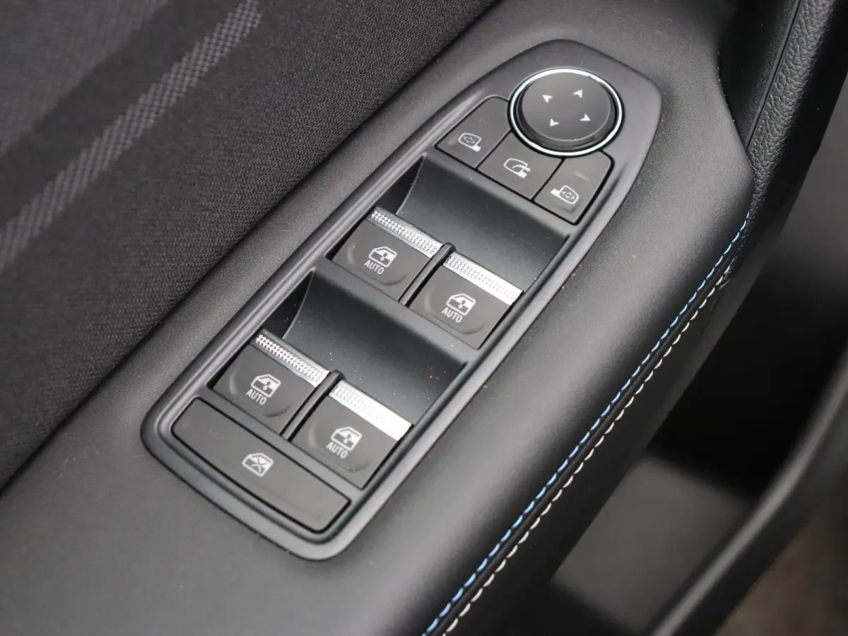 1.3 mild hybrid 140pk EDC esprit Alpine | Vijf jaar garantie | Harman Kardon | Panoramisch vast glazen dak | Stoel- en stuurwielverwarming |