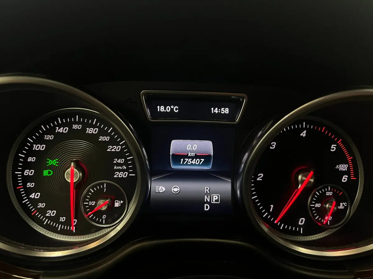 250d / 1e eig / AMG / Schuifdak / CarPlay