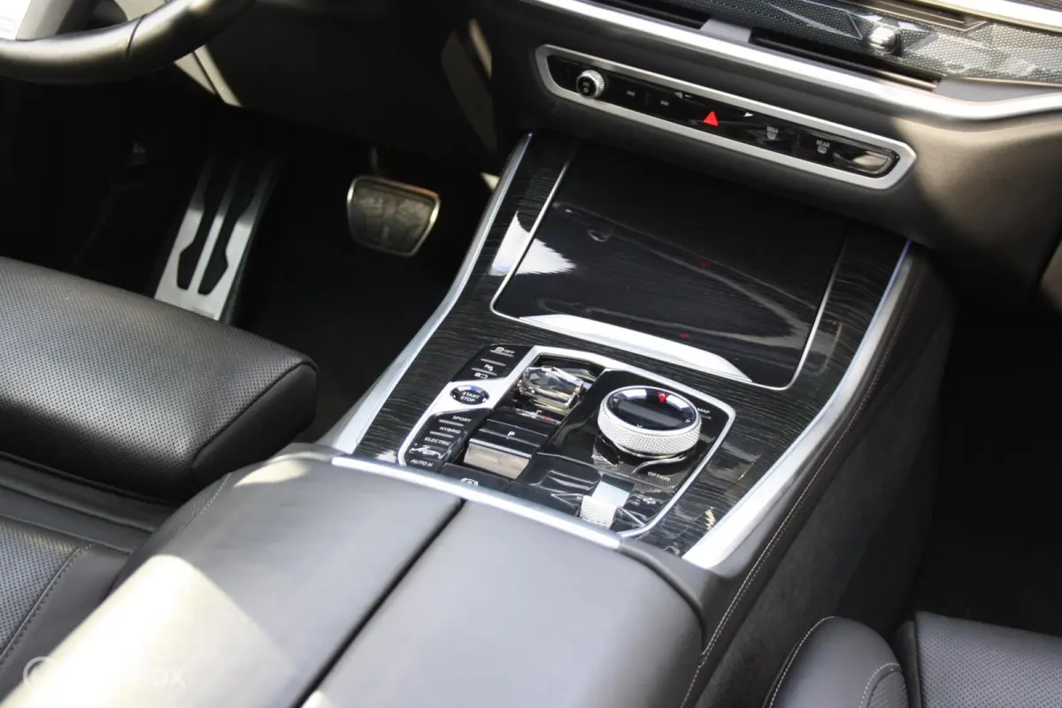 xDrive50e, M sport pro, pano, comfort, trekhaak, 22'', massage.