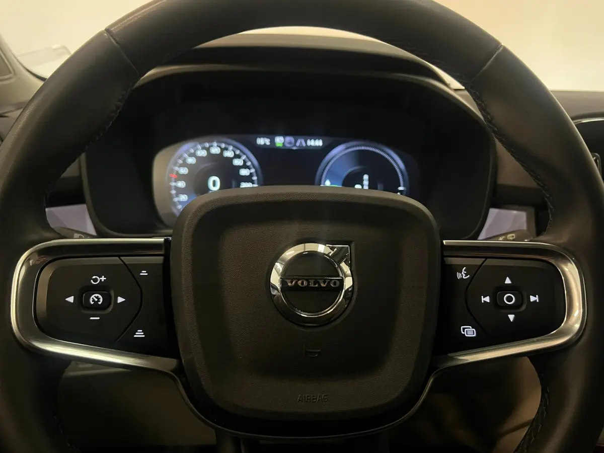 1.5 T5 / Facelift / Harman / Memory / Leder