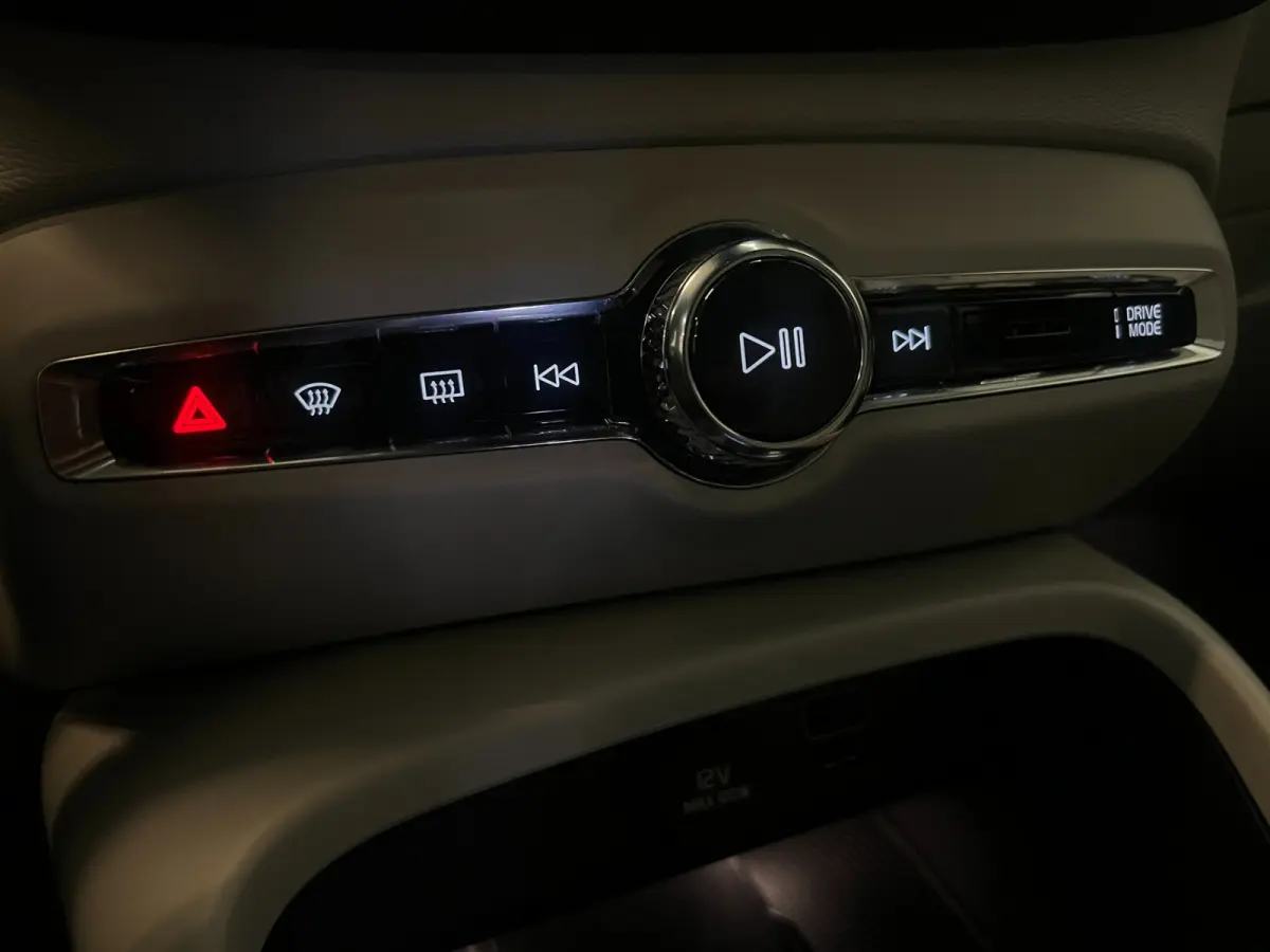1.5 T5 / Facelift / Harman / Memory / Leder