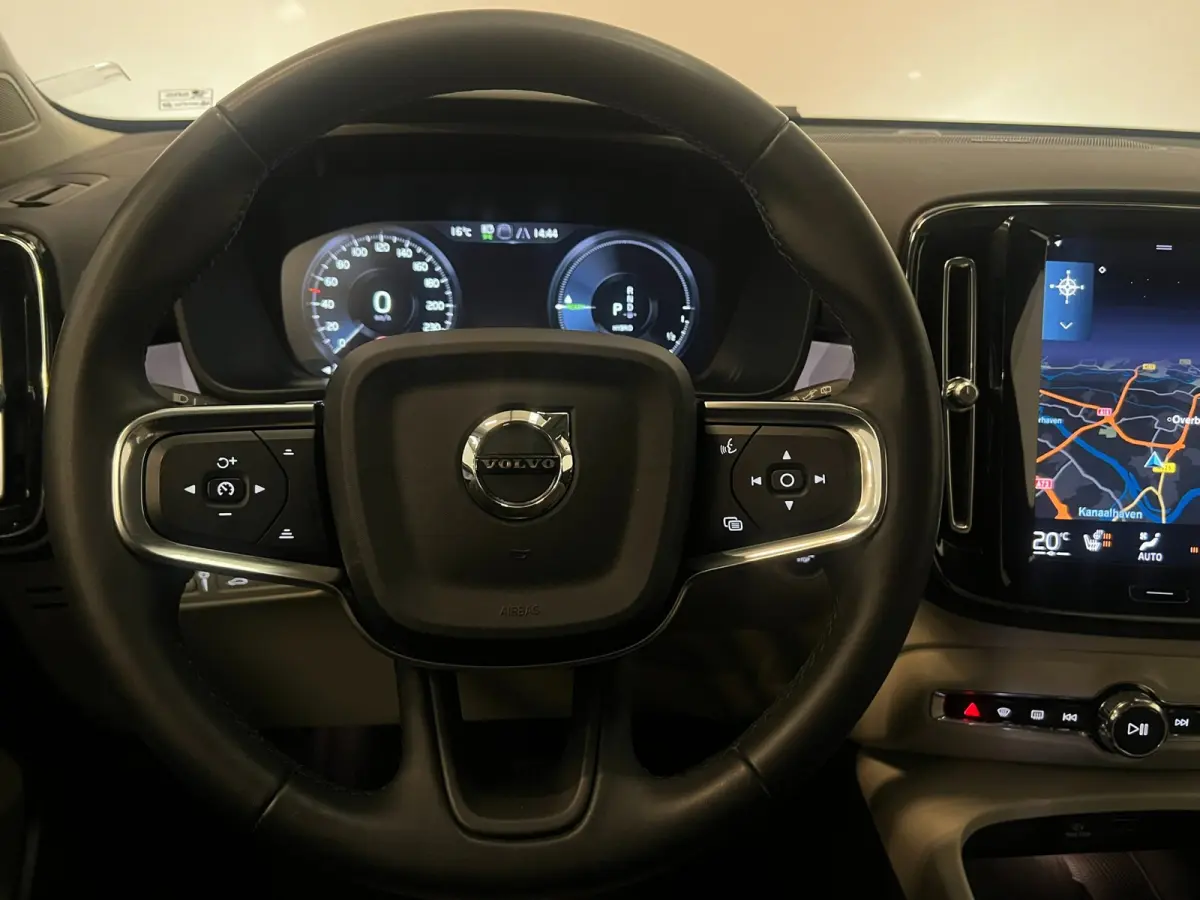 1.5 T5 / Facelift / Harman / Memory / Leder