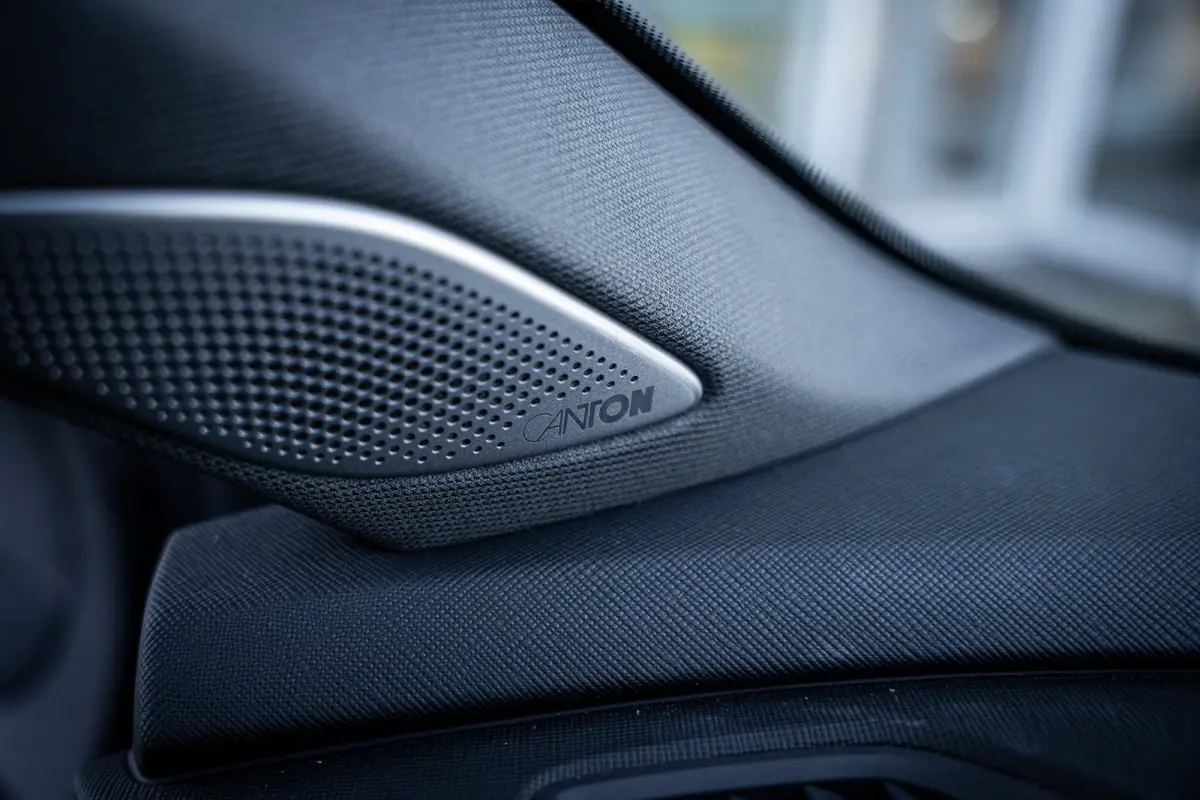 Sportline Business | CANTON Soundsystem | Lichtmetalen velgen 19" Torcular zwart gepolijst | Trekhaak wegklapbaar