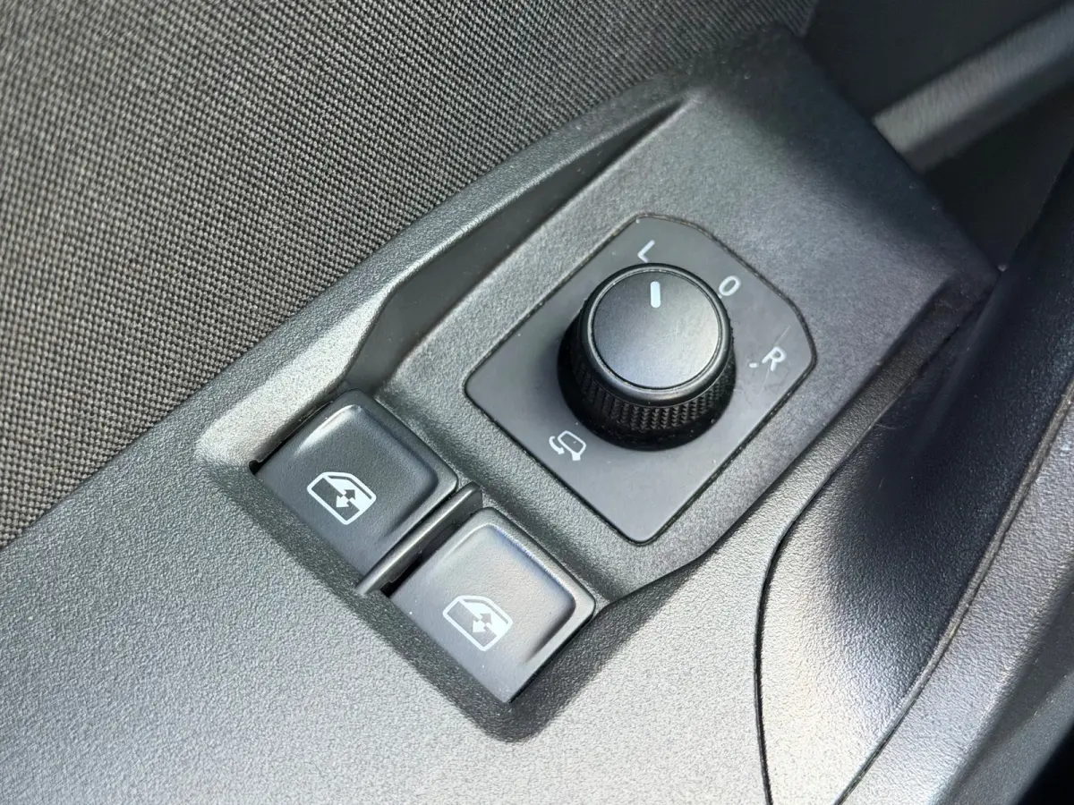 1.5 TSI EVO FR Business Intense|Trekhaak|StoelVW|Pano|Carplay|Camera|Climate|Cruise|Navi|PDC V+A|BeatsSoundSysteem|