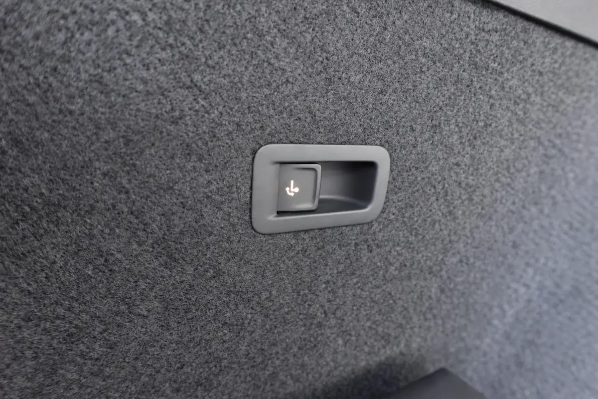 1.4 e-Hybrid VZ PANO KEYLESS 360 ACC VOL