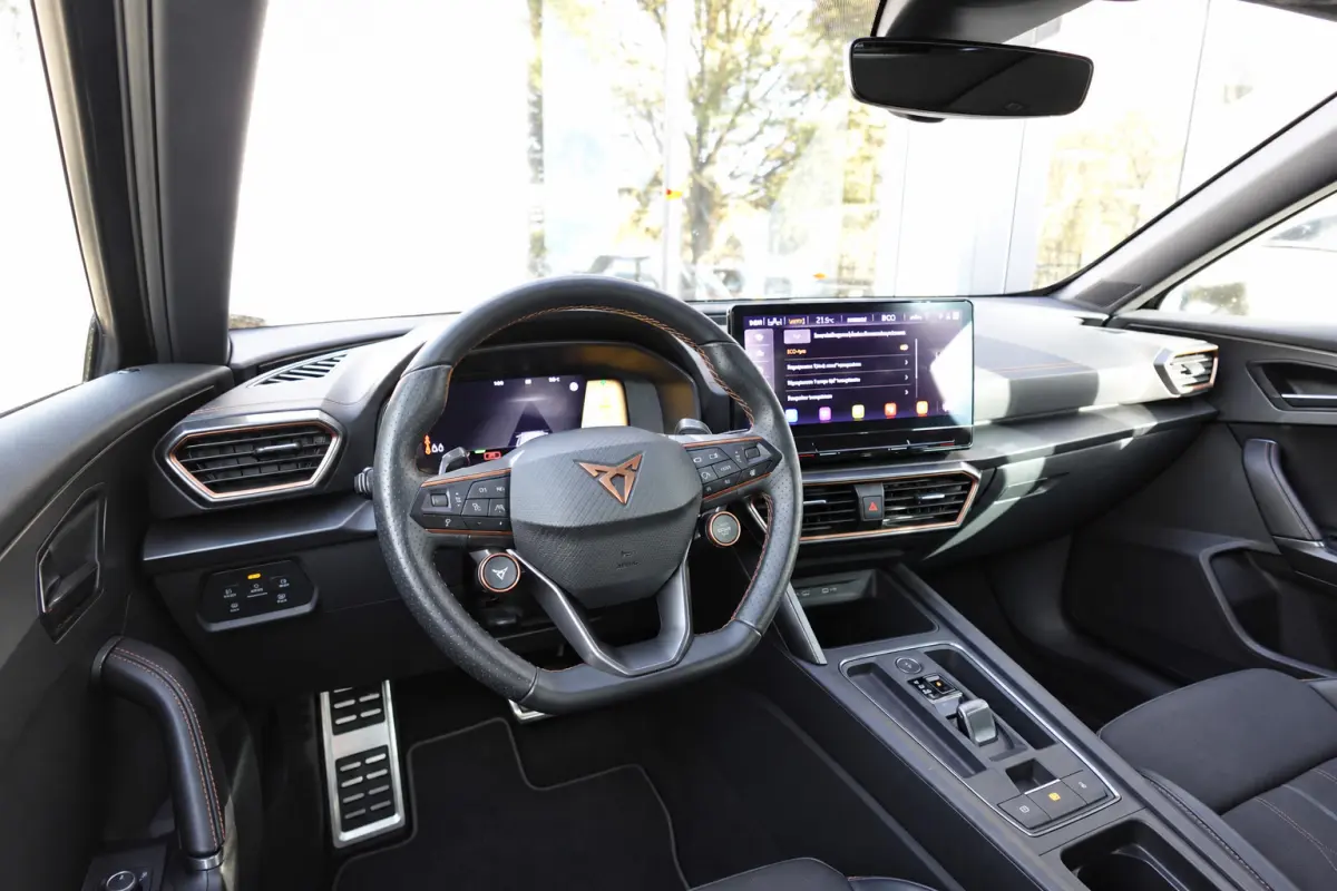 1.4 e-Hybrid VZ PANO KEYLESS 360 ACC VOL