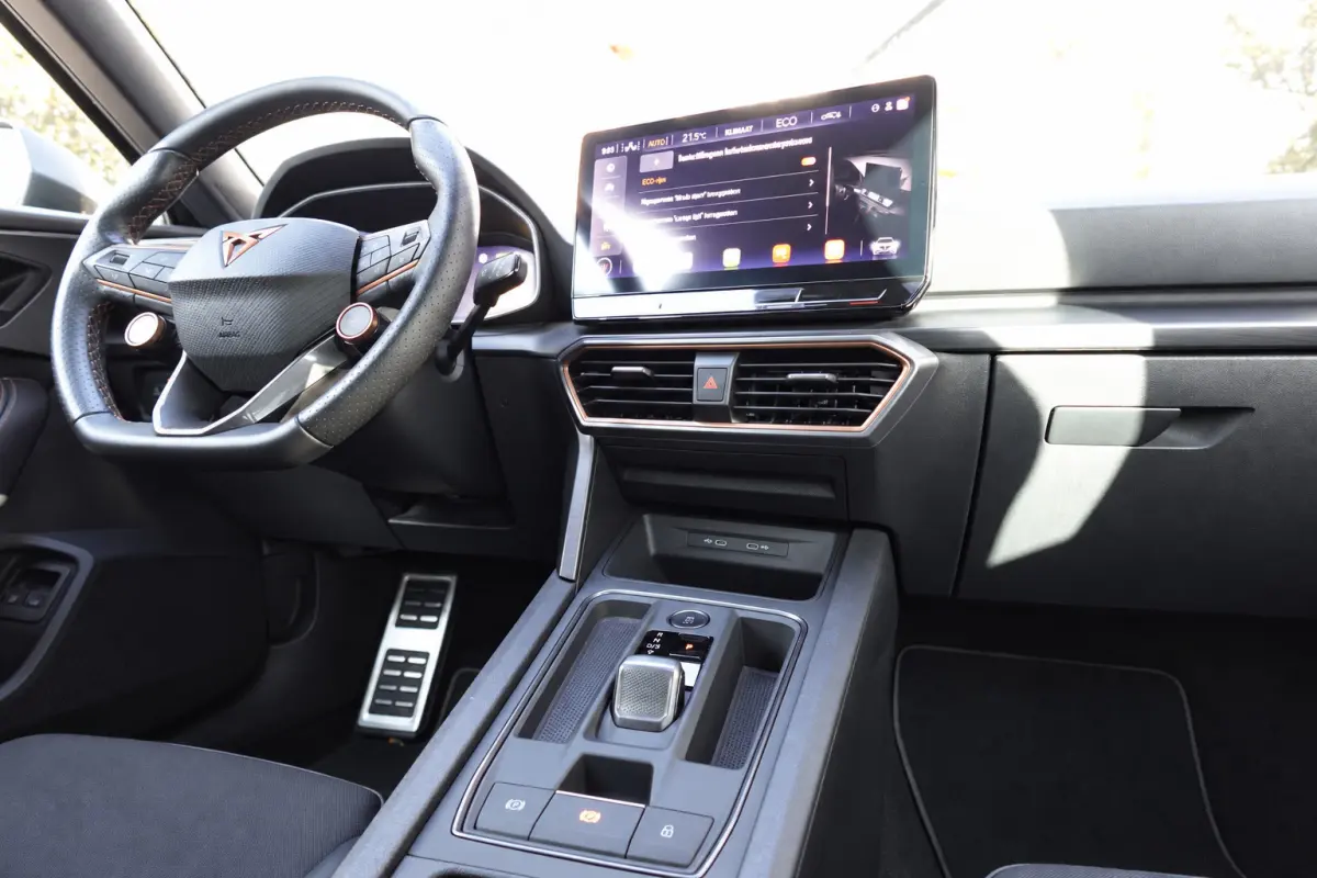 1.4 e-Hybrid VZ PANO KEYLESS 360 ACC VOL