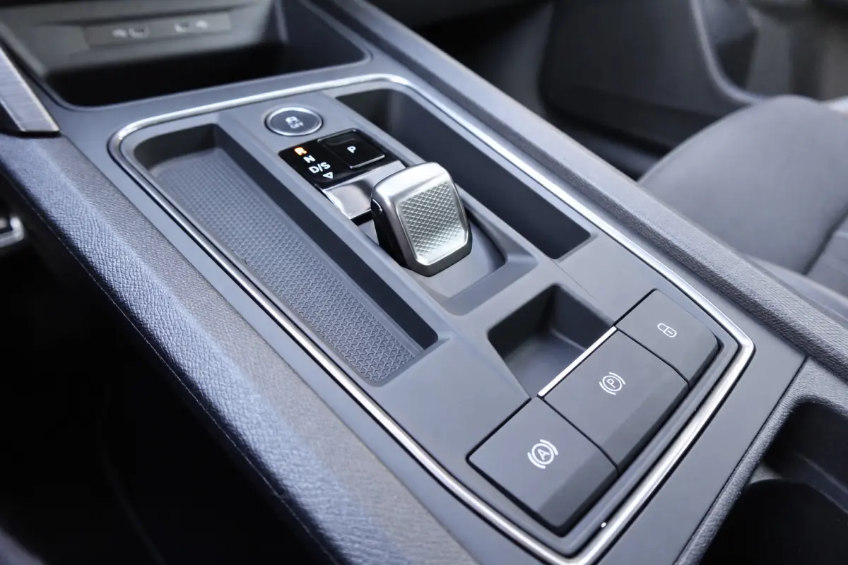 1.4 e-Hybrid VZ PANO KEYLESS 360 ACC VOL