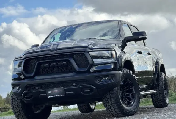 1500 REBEL 5.7L V8 WIDEBODY, TRX STYLE, PANO, H&K, LUCHTV, 35 INCH BANDEN, KEYLESS, 12 INCH SCHERM