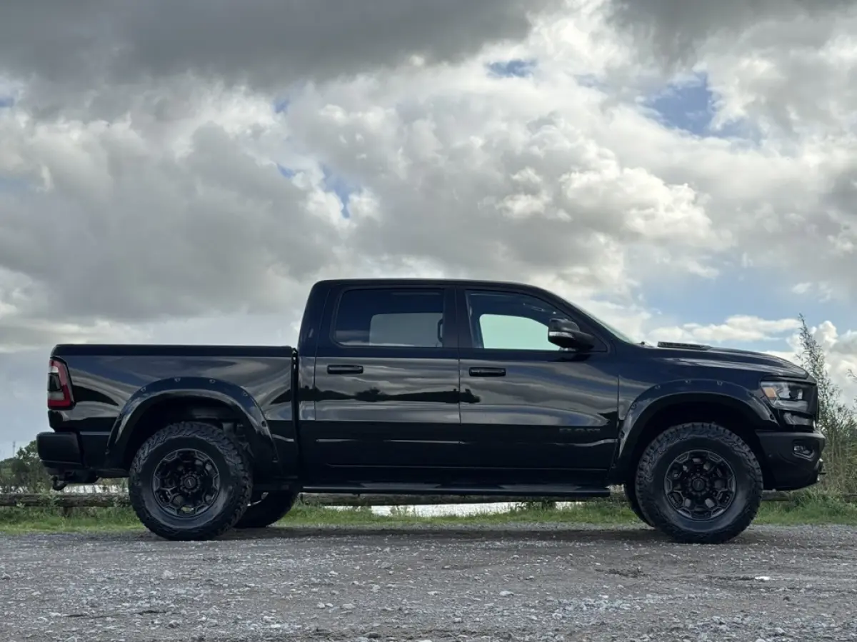 1500 REBEL 5.7L V8 WIDEBODY, TRX STYLE, PANO, H&K, LUCHTV, 35 INCH BANDEN, KEYLESS, 12 INCH SCHERM