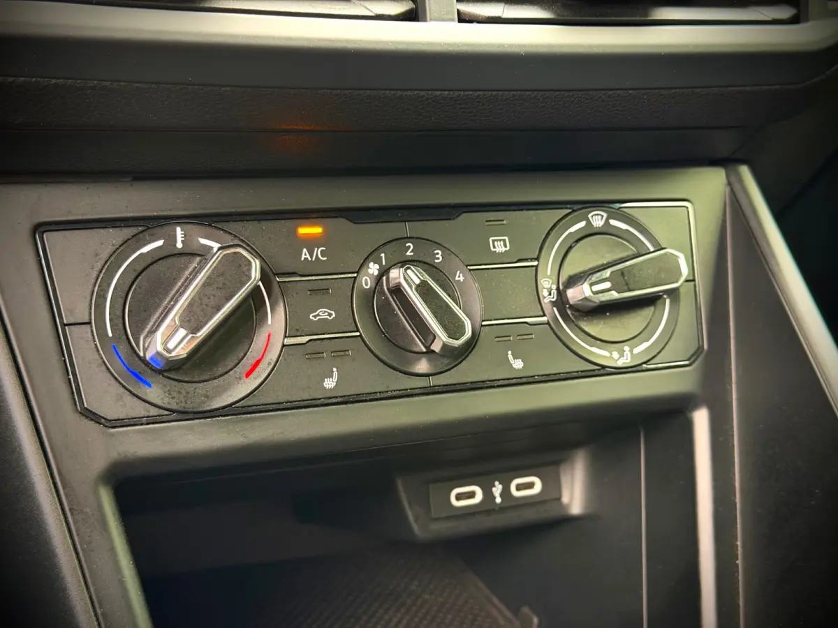 1.0 TSI R-Line | NAVI | CAMERA | LED |