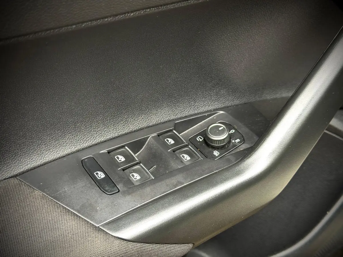 1.0 TSI R-Line | NAVI | CAMERA | LED |