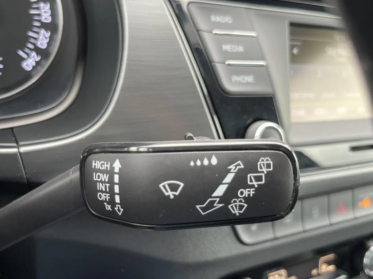 1.2 TSI JOY | DSG | PDC achter | DAB | Stoelverwarming | NAP | Dealeronderhouden auto van 1e eigenaar