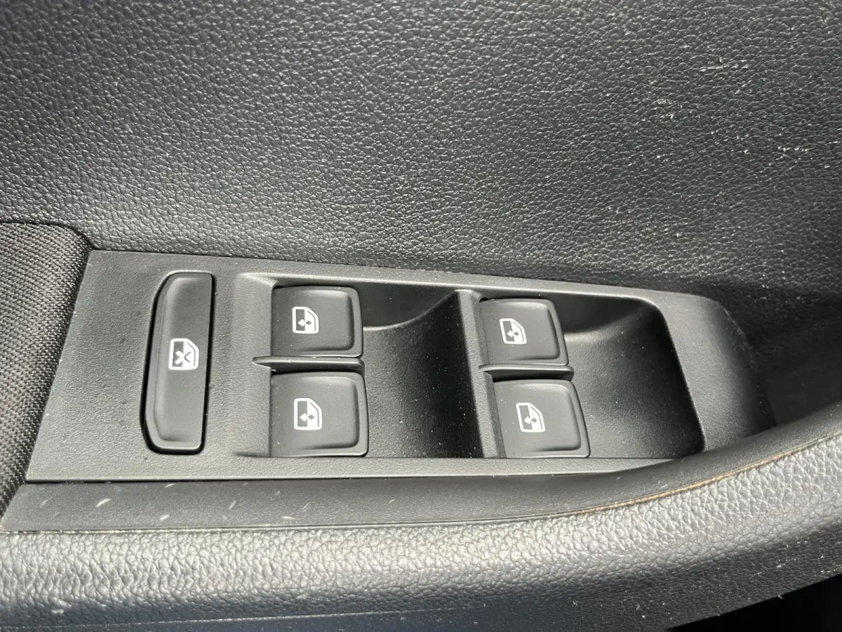 1.2 TSI JOY | DSG | PDC achter | DAB | Stoelverwarming | NAP | Dealeronderhouden auto van 1e eigenaar