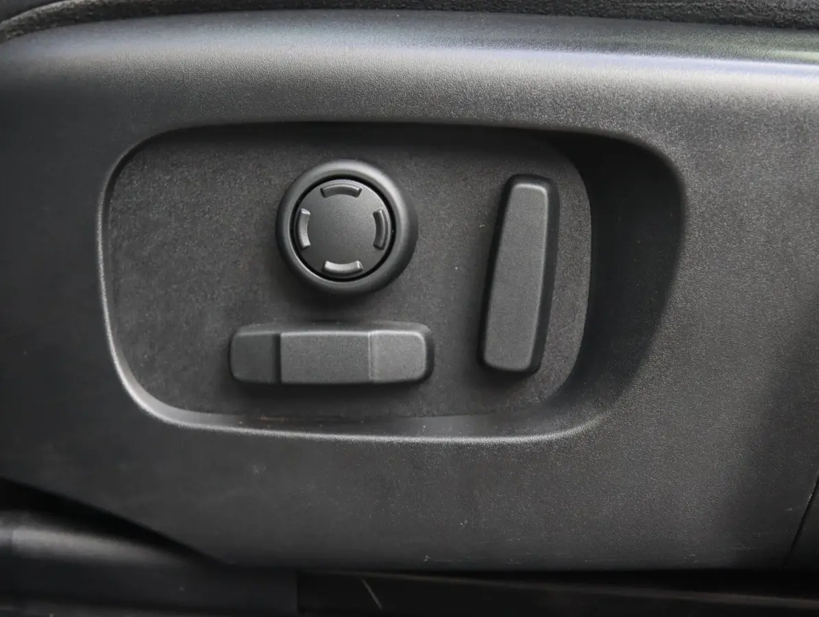 1.5 P300e AWD R-Dynamic | SOH 96%
