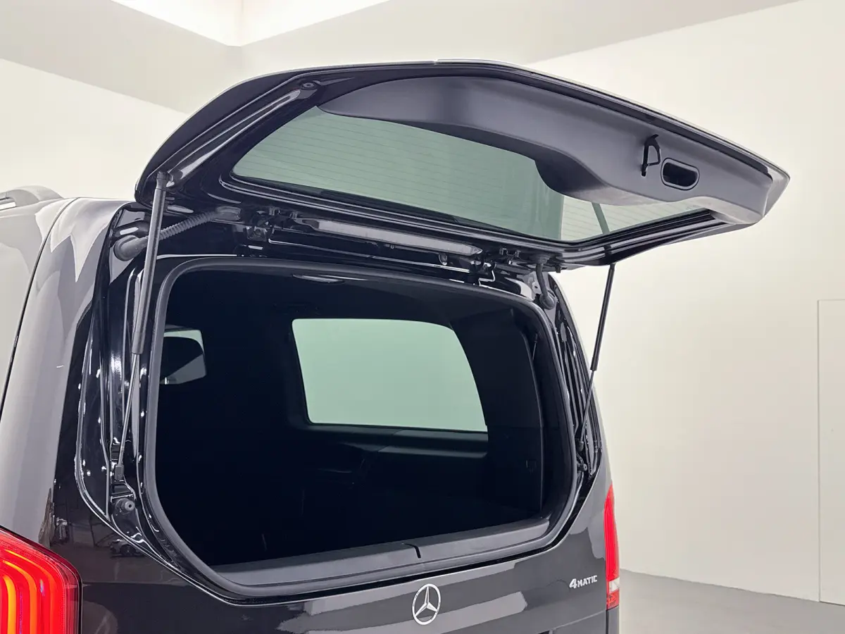 250d 4-MATIC DC Extra Lang AMG-line Trekhaak 2000kg Dubbele Cabine Leder