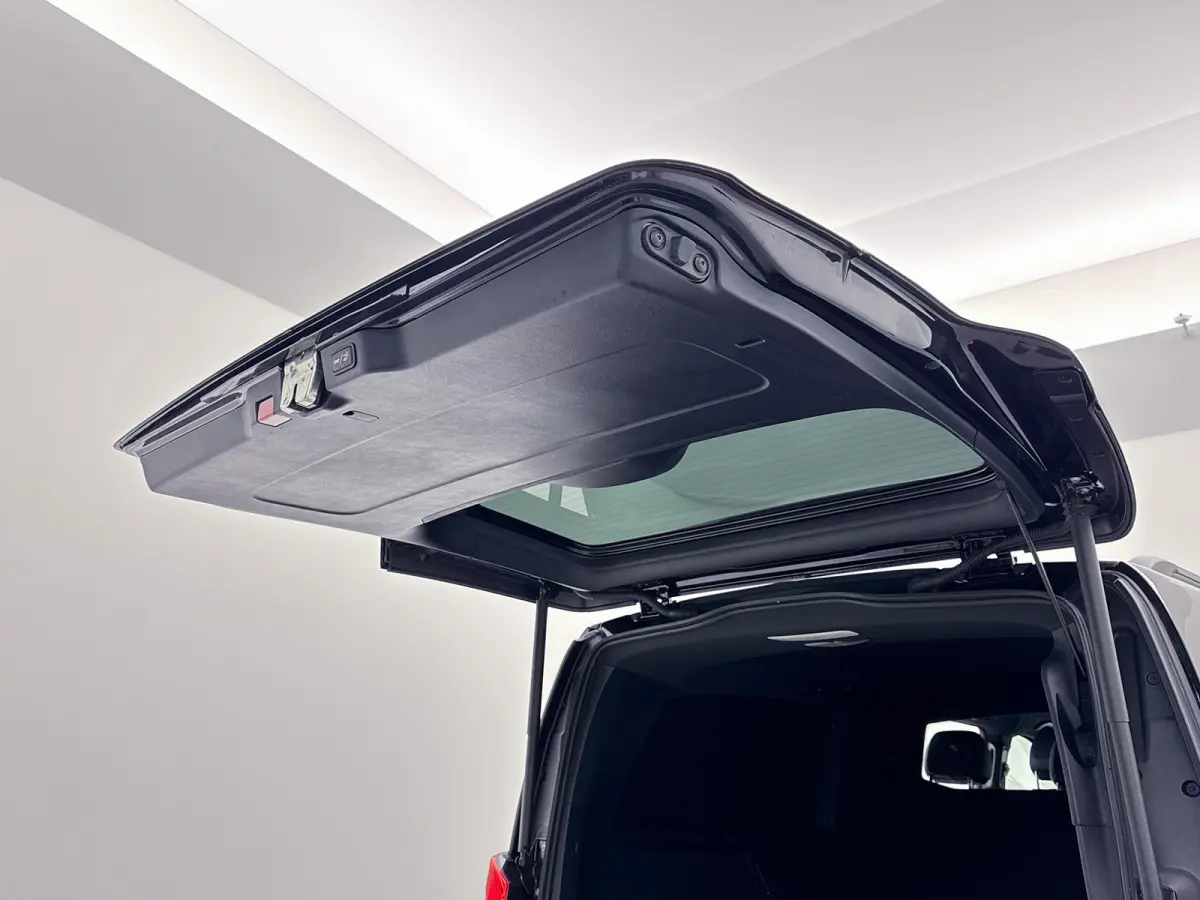 250d 4-MATIC DC Extra Lang AMG-line Trekhaak 2000kg Dubbele Cabine Leder