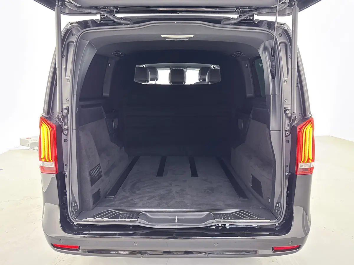 250d 4-MATIC DC Extra Lang AMG-line Trekhaak 2000kg Dubbele Cabine Leder