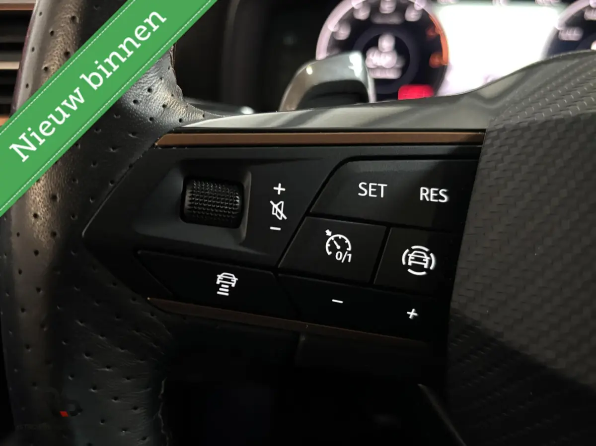 Edition | Navi | LED | Virtual | ACC | DAB | Keyless | Alcantara | Stoel/stuurverw | Sfeerv |