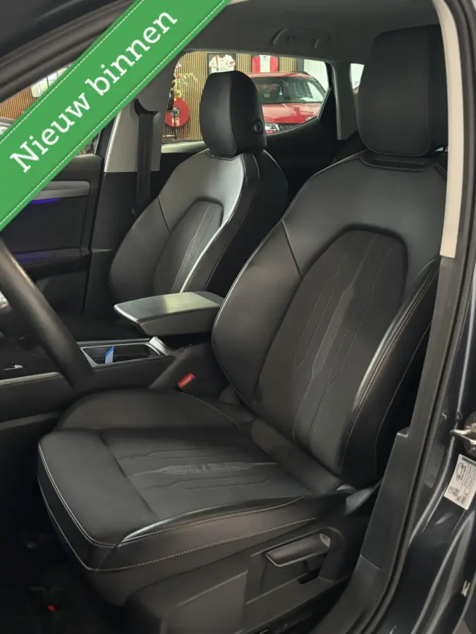 Edition | Navi | LED | Virtual | ACC | DAB | Keyless | Alcantara | Stoel/stuurverw | Sfeerv |