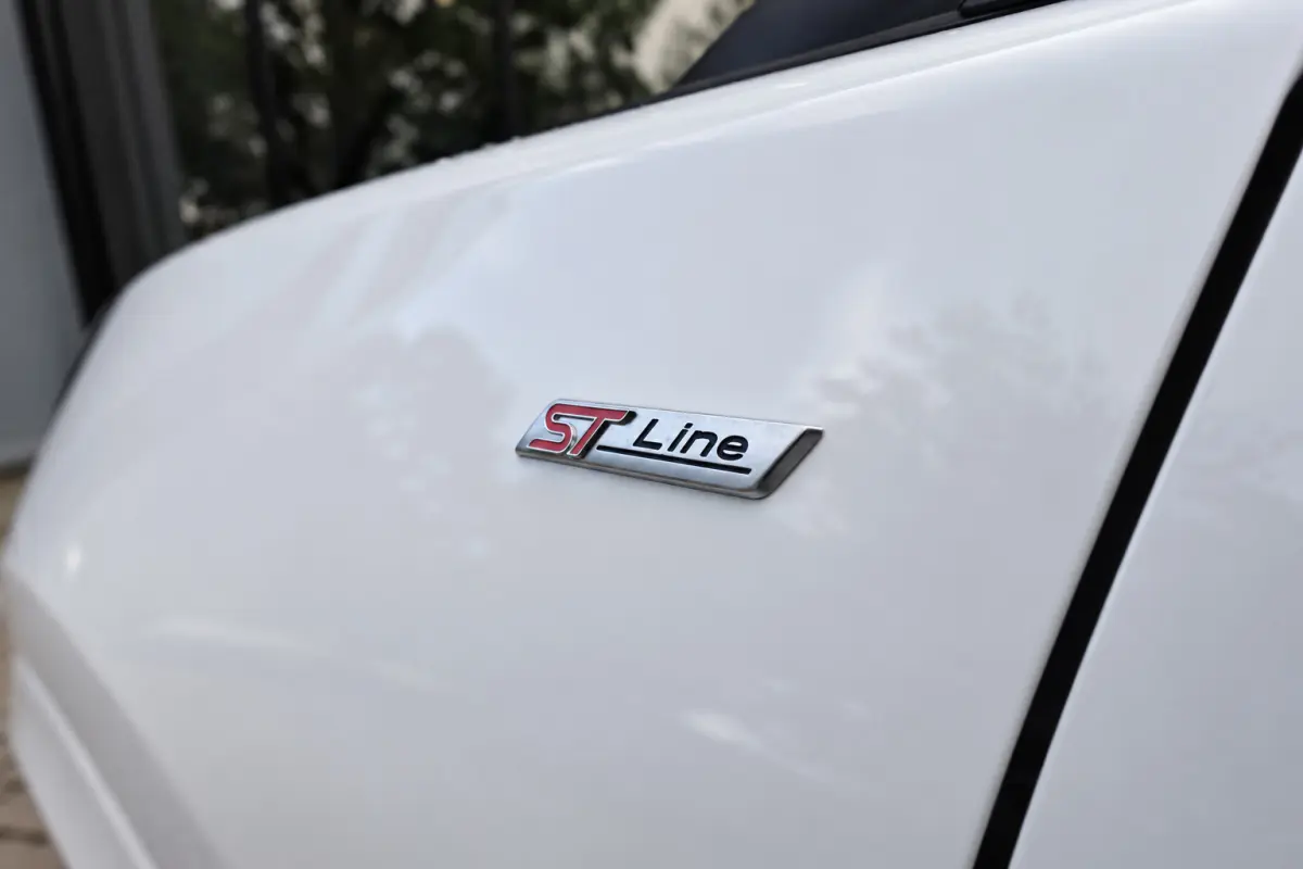 1.0 EcoBoost ST-Line PANO CAM CARPLAY