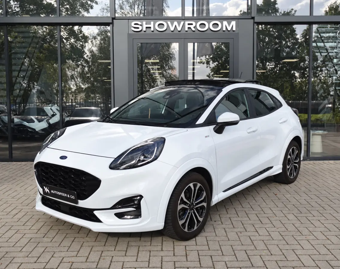 1.0 EcoBoost ST-Line PANO CAM CARPLAY