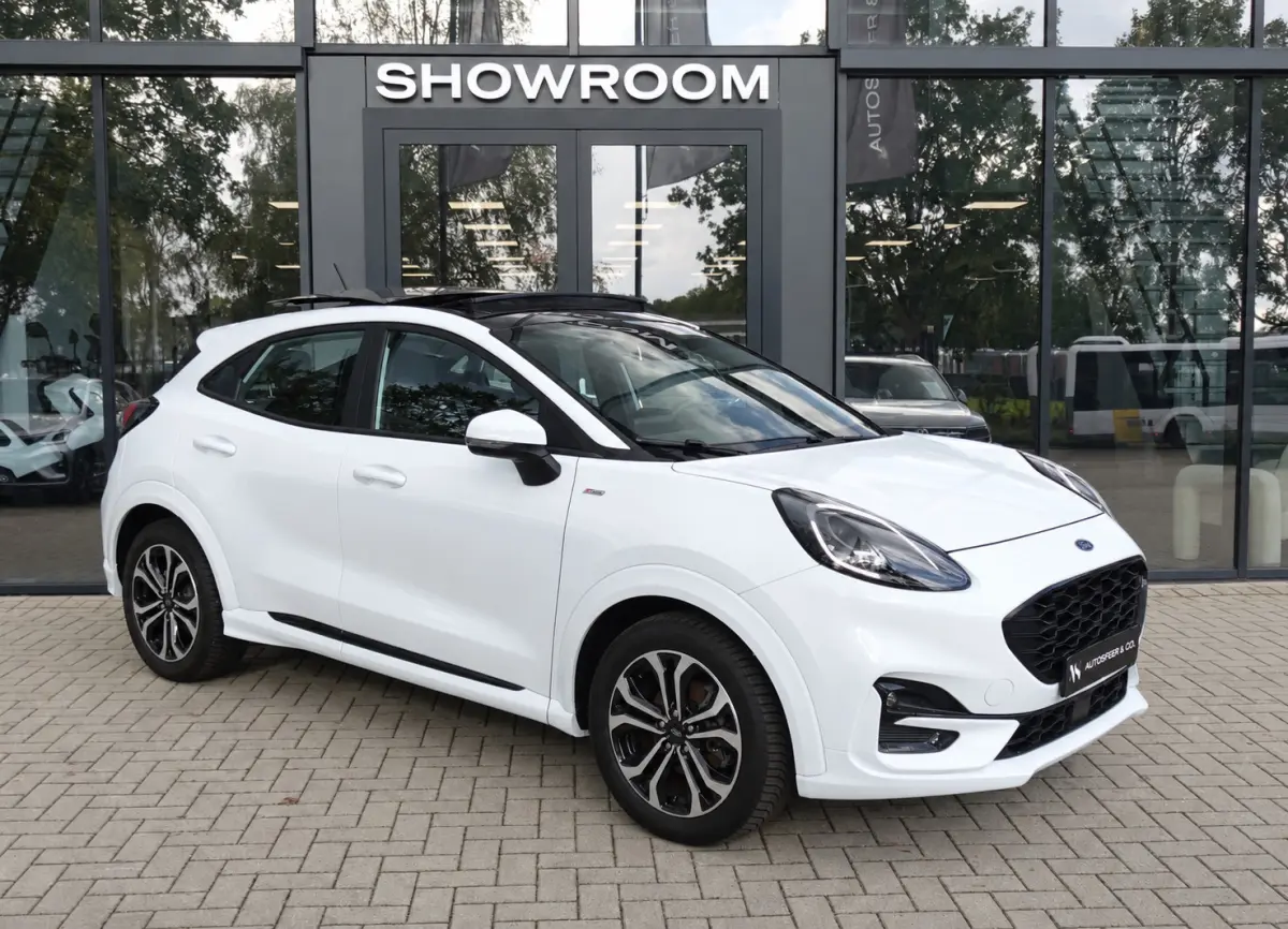 1.0 EcoBoost ST-Line PANO CAM CARPLAY