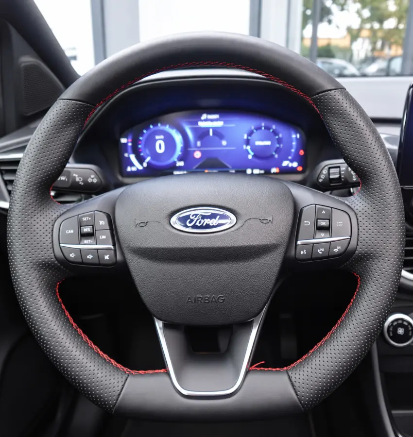 1.0 EcoBoost ST-Line PANO CAM CARPLAY