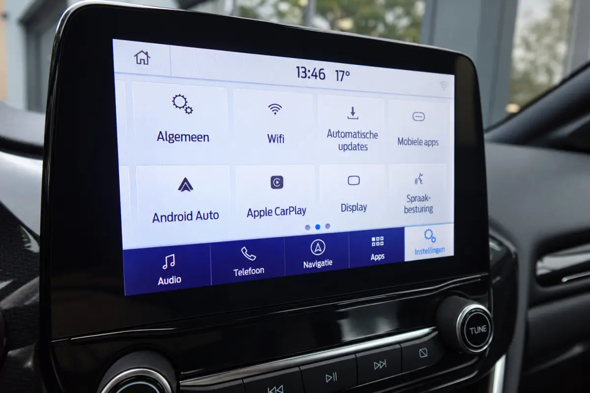 1.0 EcoBoost ST-Line PANO CAM CARPLAY