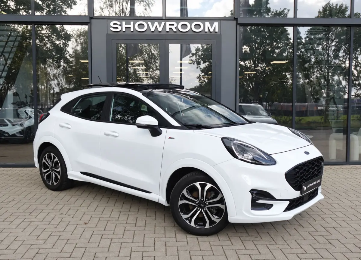 1.0 EcoBoost ST-Line PANO CAM CARPLAY