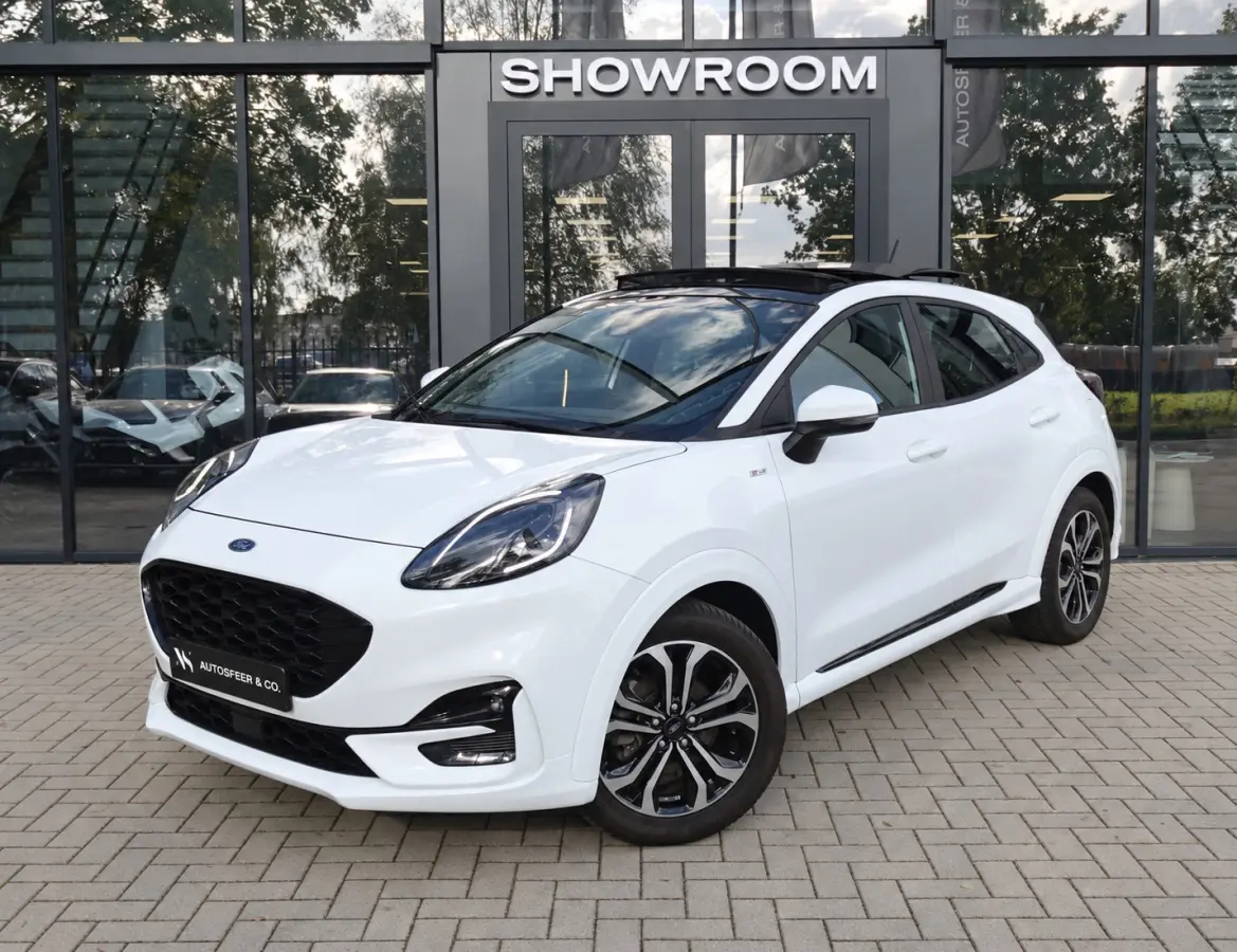 1.0 EcoBoost ST-Line PANO CAM CARPLAY