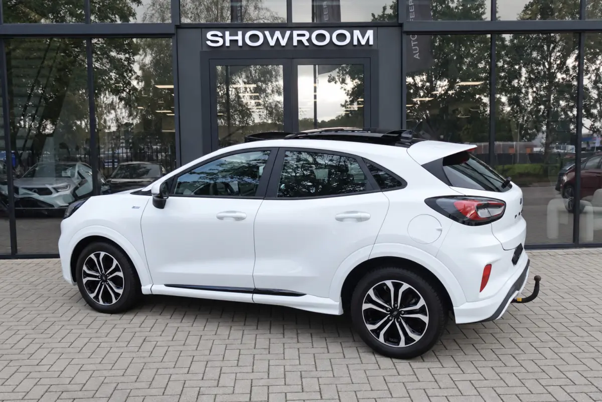 1.0 EcoBoost ST-Line PANO CAM CARPLAY