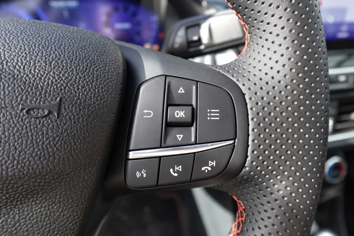 1.0 EcoBoost ST-Line PANO CAM CARPLAY