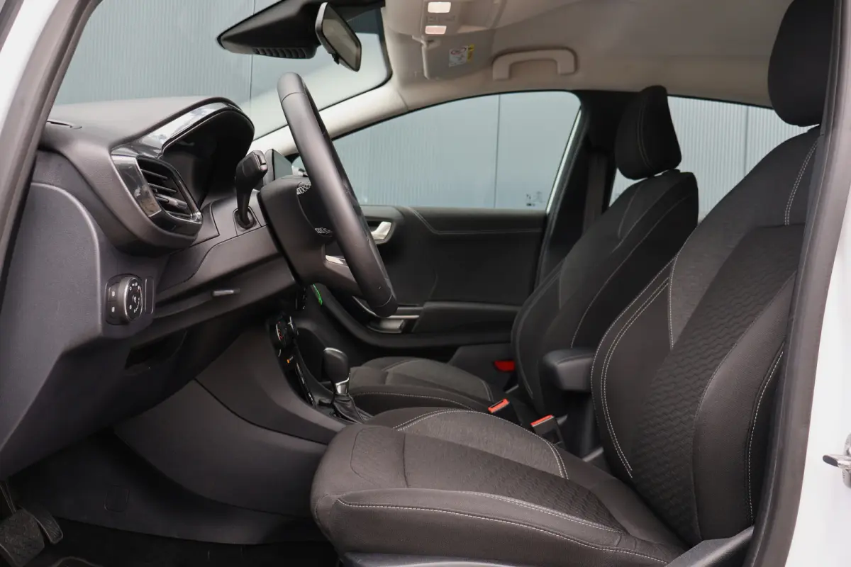 1.0 EcoBoost Titanium Automaat | 125pk | Apple Carplay / Android Auto | 17 Inch | DAB+ radio | Cruise Control